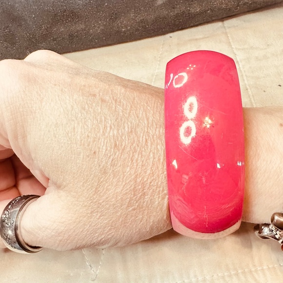 2/$20 Iridescent Hot Pink Bangle Bracelet Plastic Vintage 1980’s Barbie Pink - Picture 1 of 8